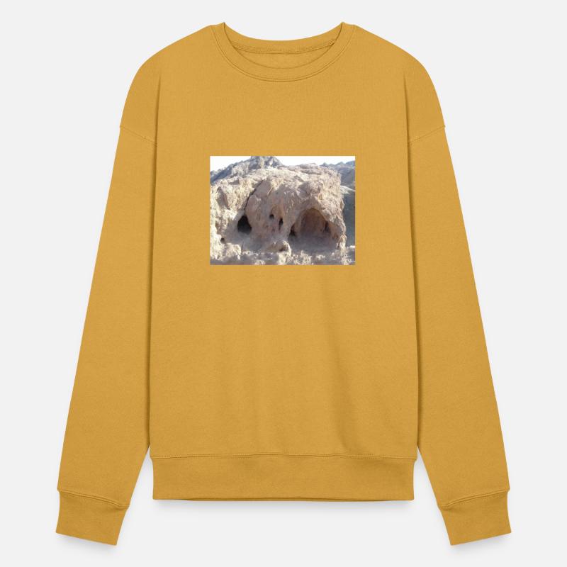 A strange cave in Al Tuwailat Valley, Egypt